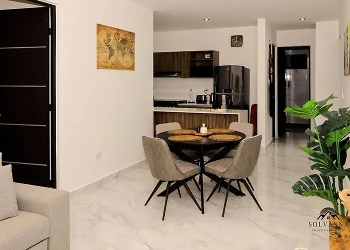 Disfruta Del Paraíso En Casa Tres Hojas